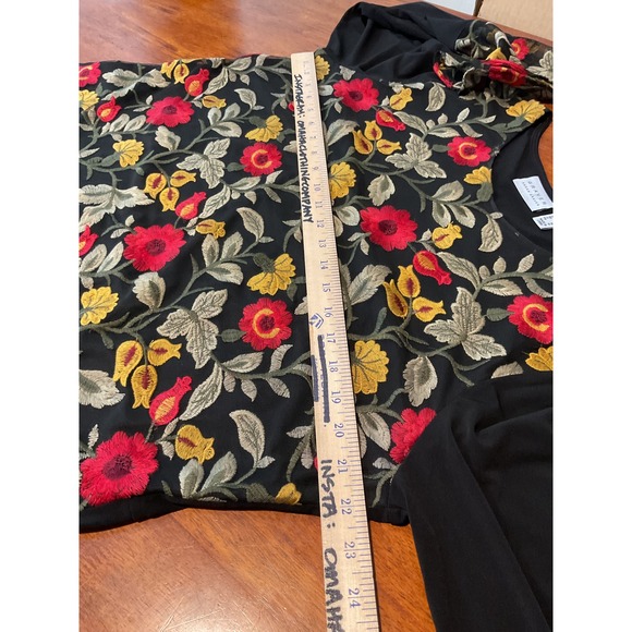 Susan Graver Black Embroidered Floral L Long Sleeve Bell Sleeve Tunic Top Large - Picture 4 of 11